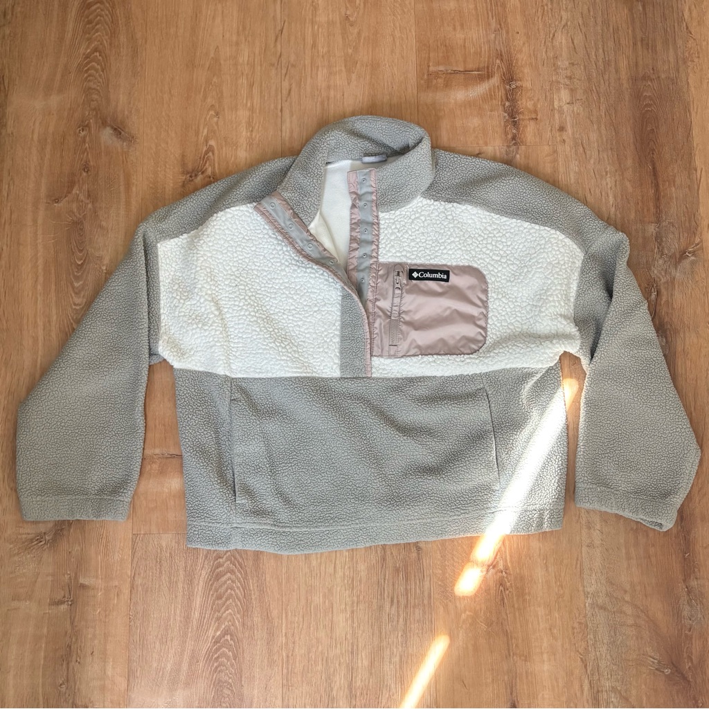 Columbia Women’s Colorblock Cropped Fleece Pullover - Light Gray & Cream